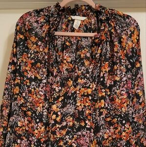 H&M Top Size M Black Floral Print Semi-Sheer Long Sleeve Tie Neck